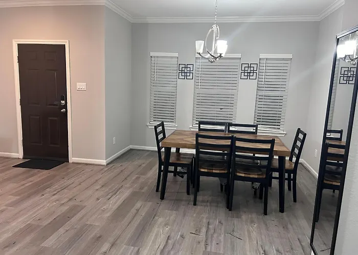 Stunning 3Br Home Near Downtown Houston - Sleeps 8