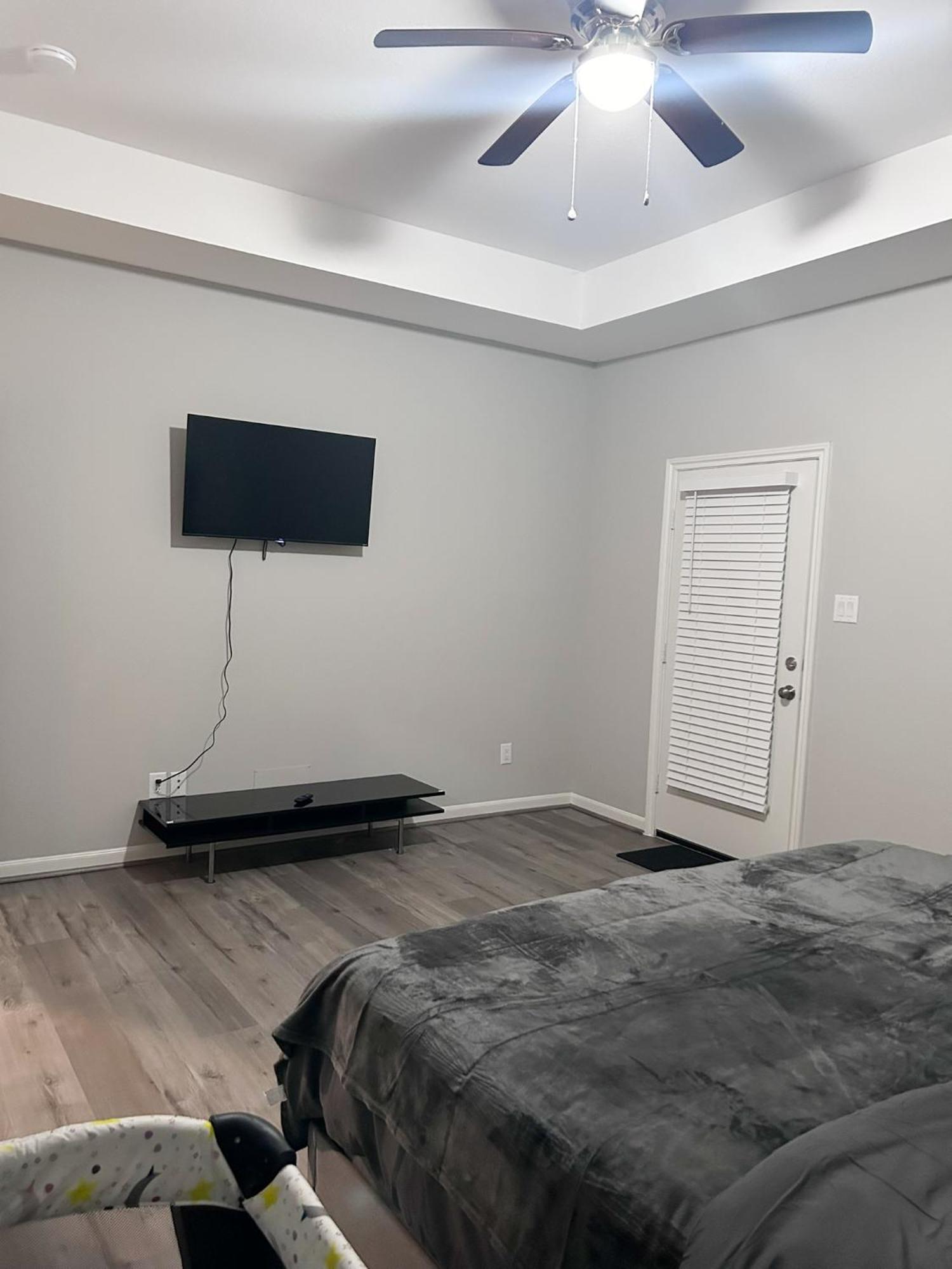 Stunning 3br Near Downtown - Sleeps 8 Ferienhaus *