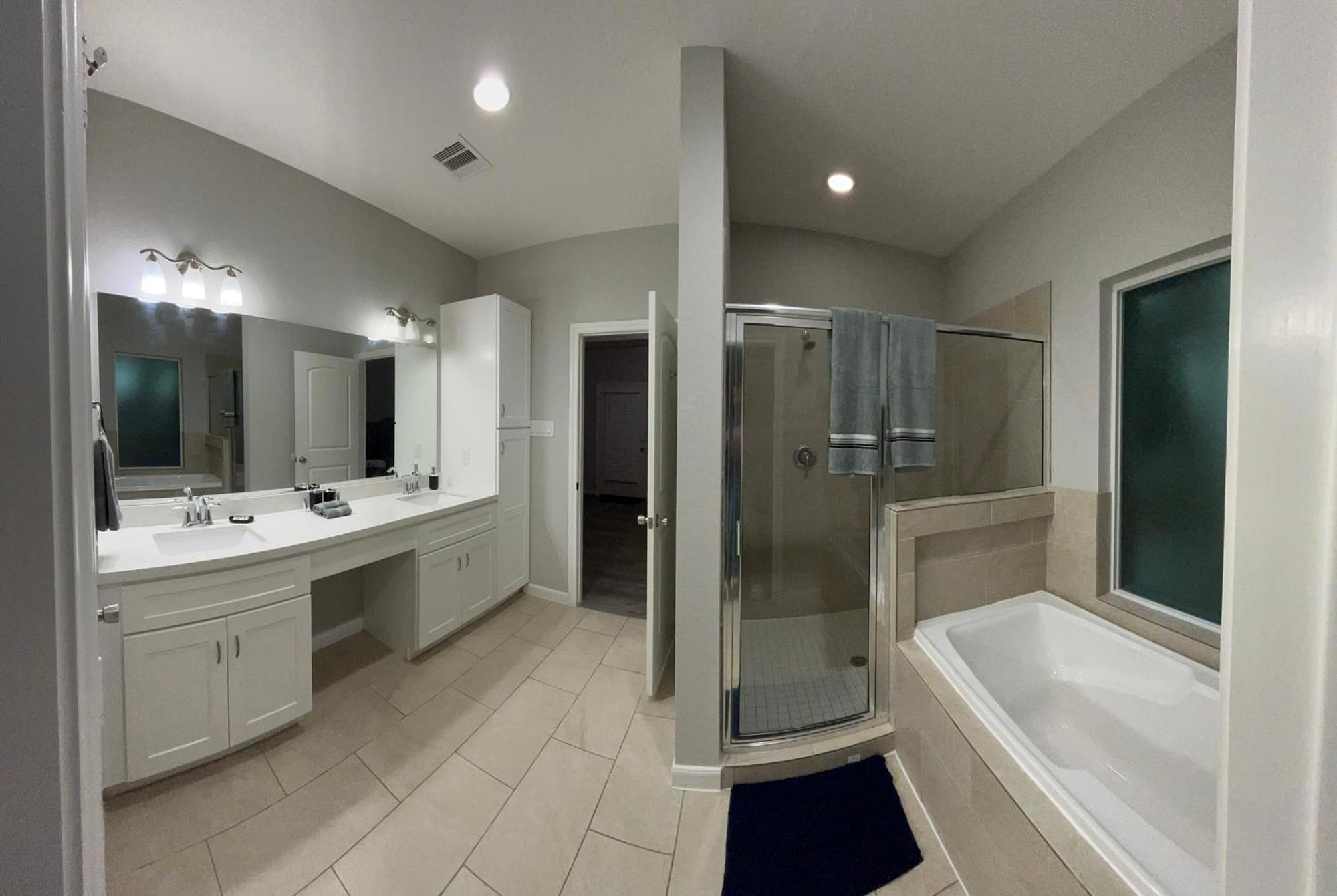 Ferienhaus Stunning 3br Near Downtown - Sleeps 8 Houston