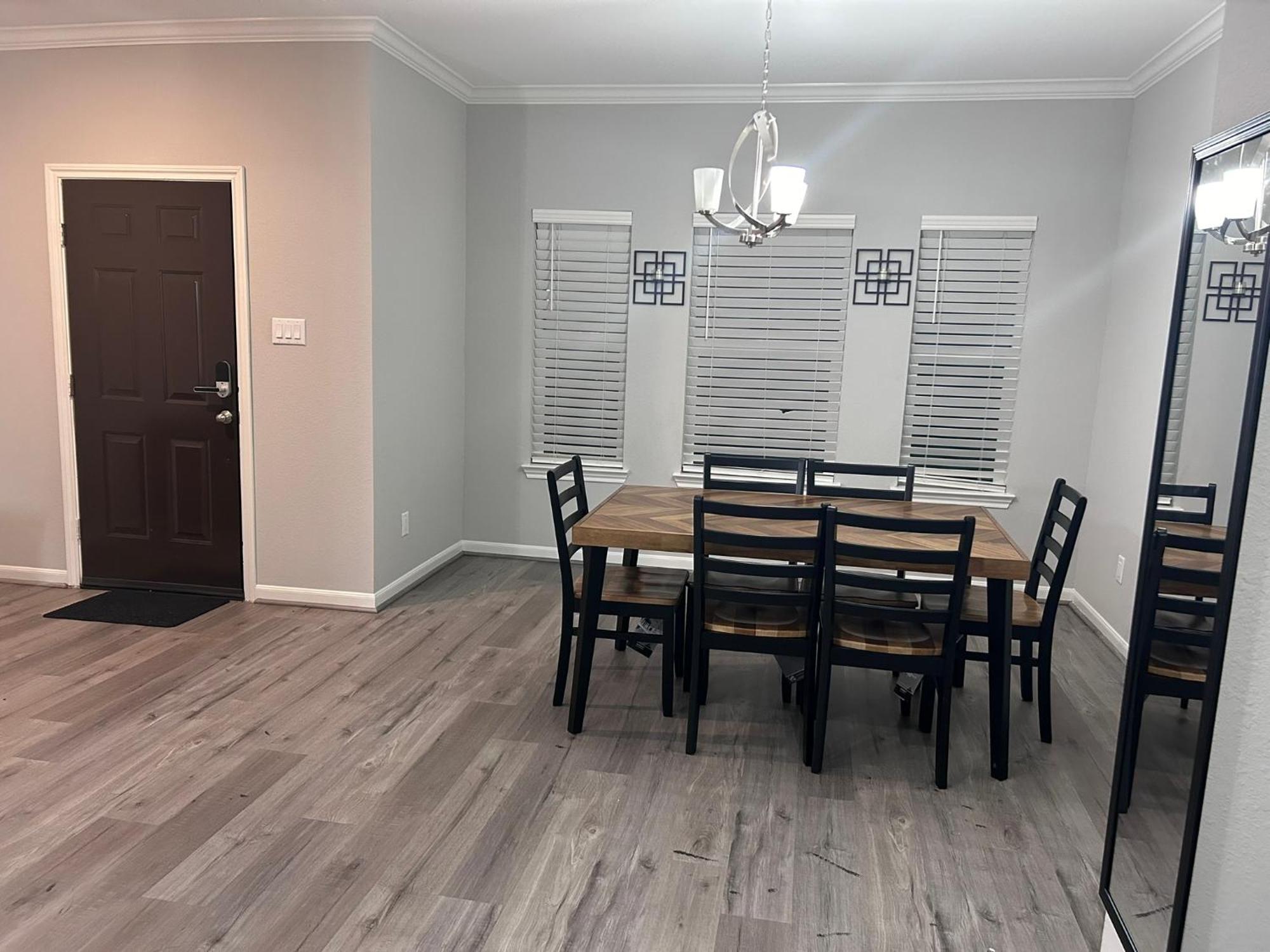 Stunning 3br Near Downtown - Sleeps 8 * Houston