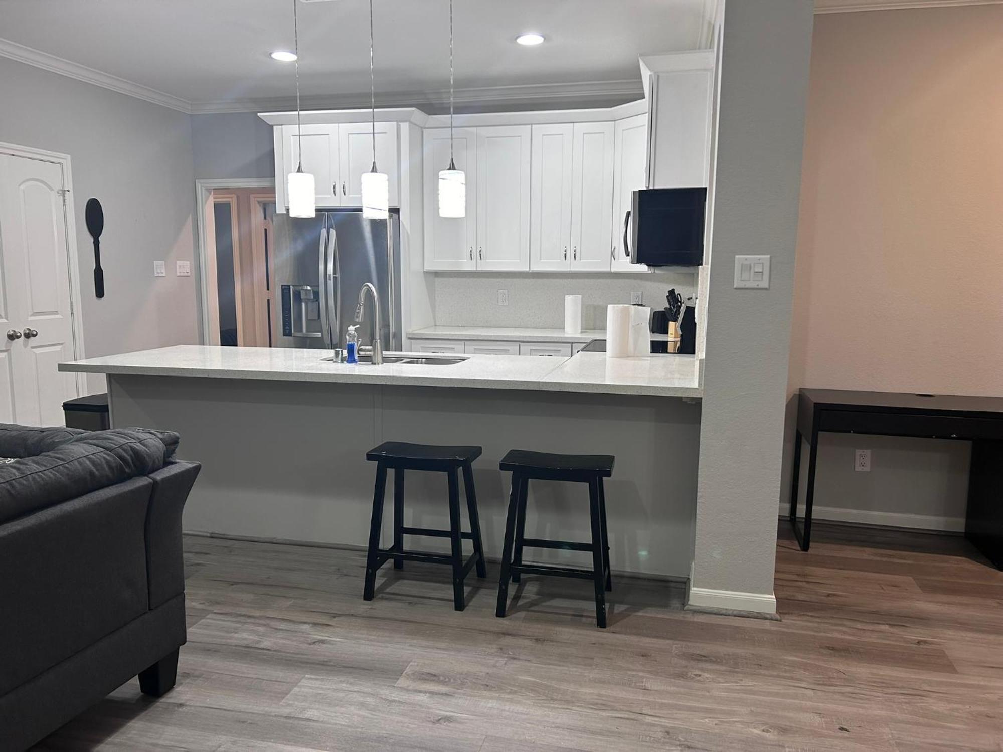 Stunning 3br Near Downtown - Sleeps 8 Ferienhaus *