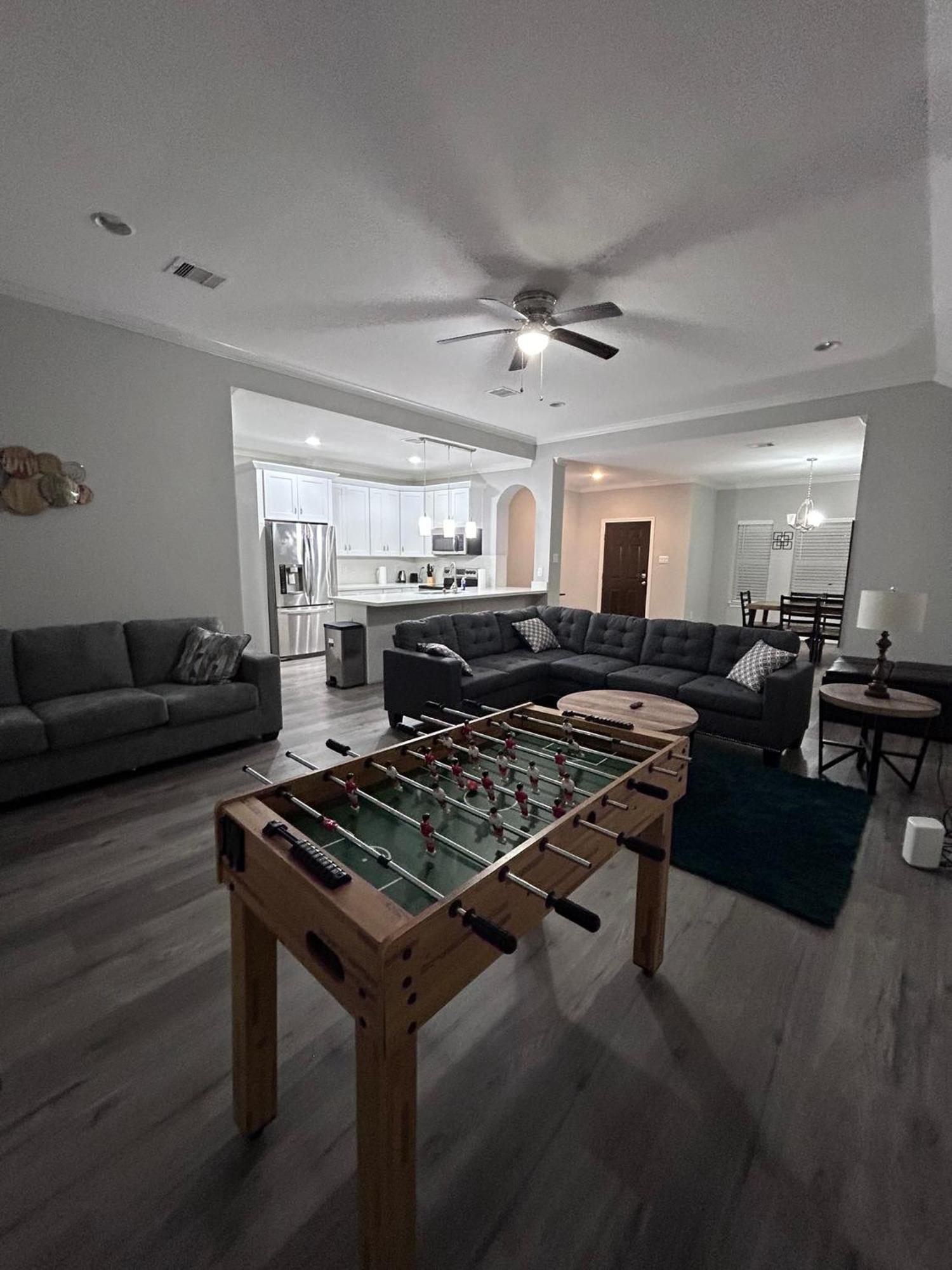 Ferienhaus Stunning 3br Near Downtown - Sleeps 8