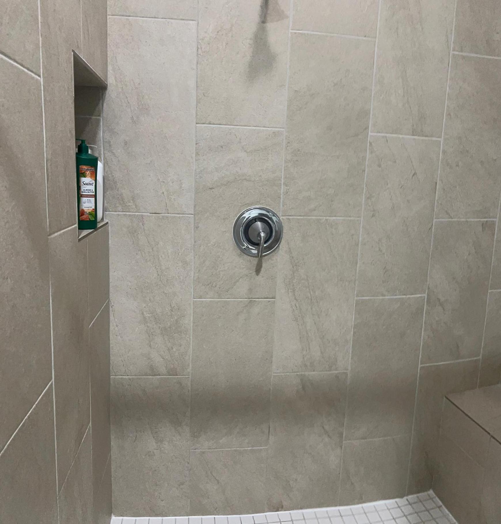 Stunning 3br Near Downtown - Sleeps 8 *