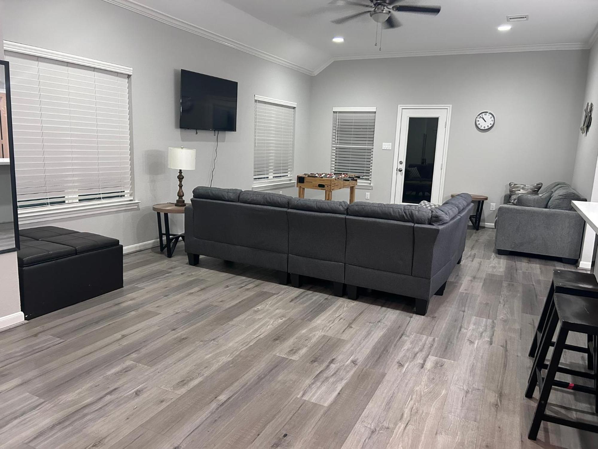 Ferienhaus Stunning 3br Near Downtown - Sleeps 8
