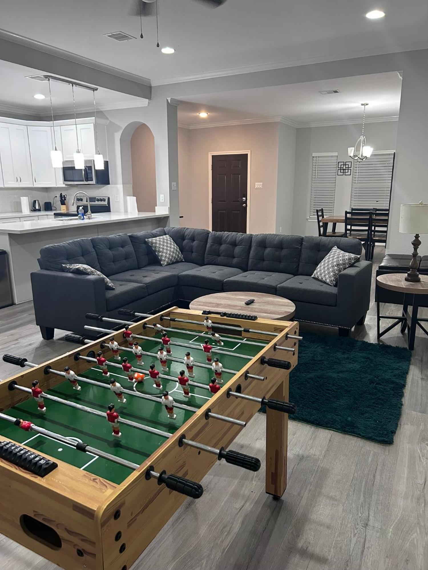 Stunning 3br Near Downtown - Sleeps 8 Ferienhaus